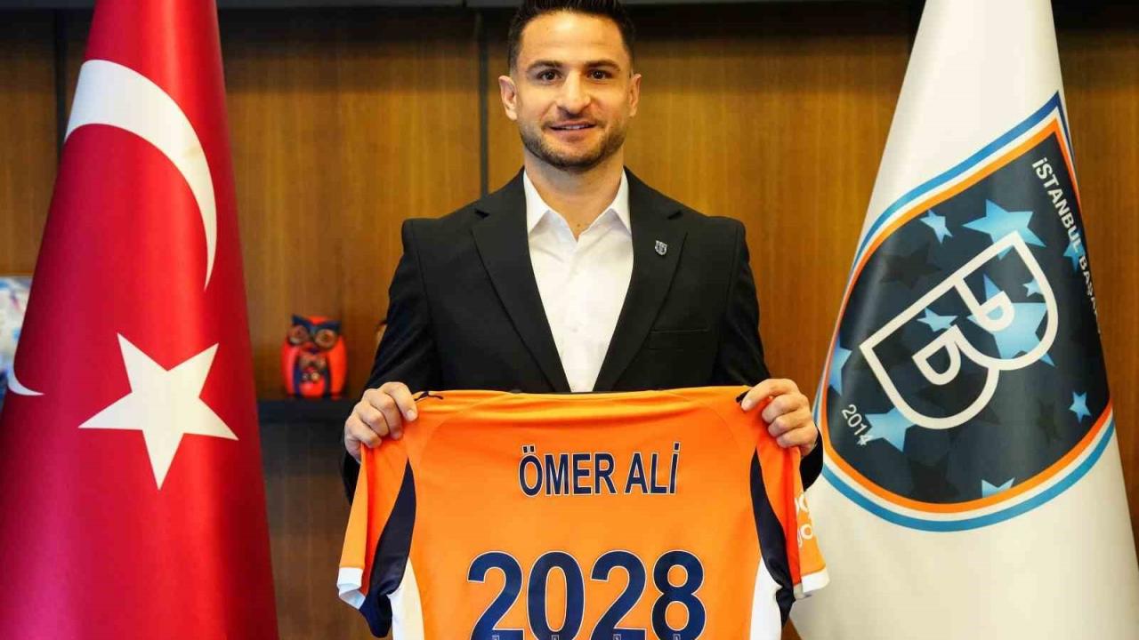 Başakşehir'de ilk imza! Kaptanla sözleşme imzalandı