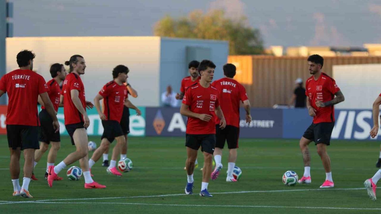 Avustralya maçına günler kala Montella'dan Ferdi Kadıoğlu ve Kenan Yıldız kararı