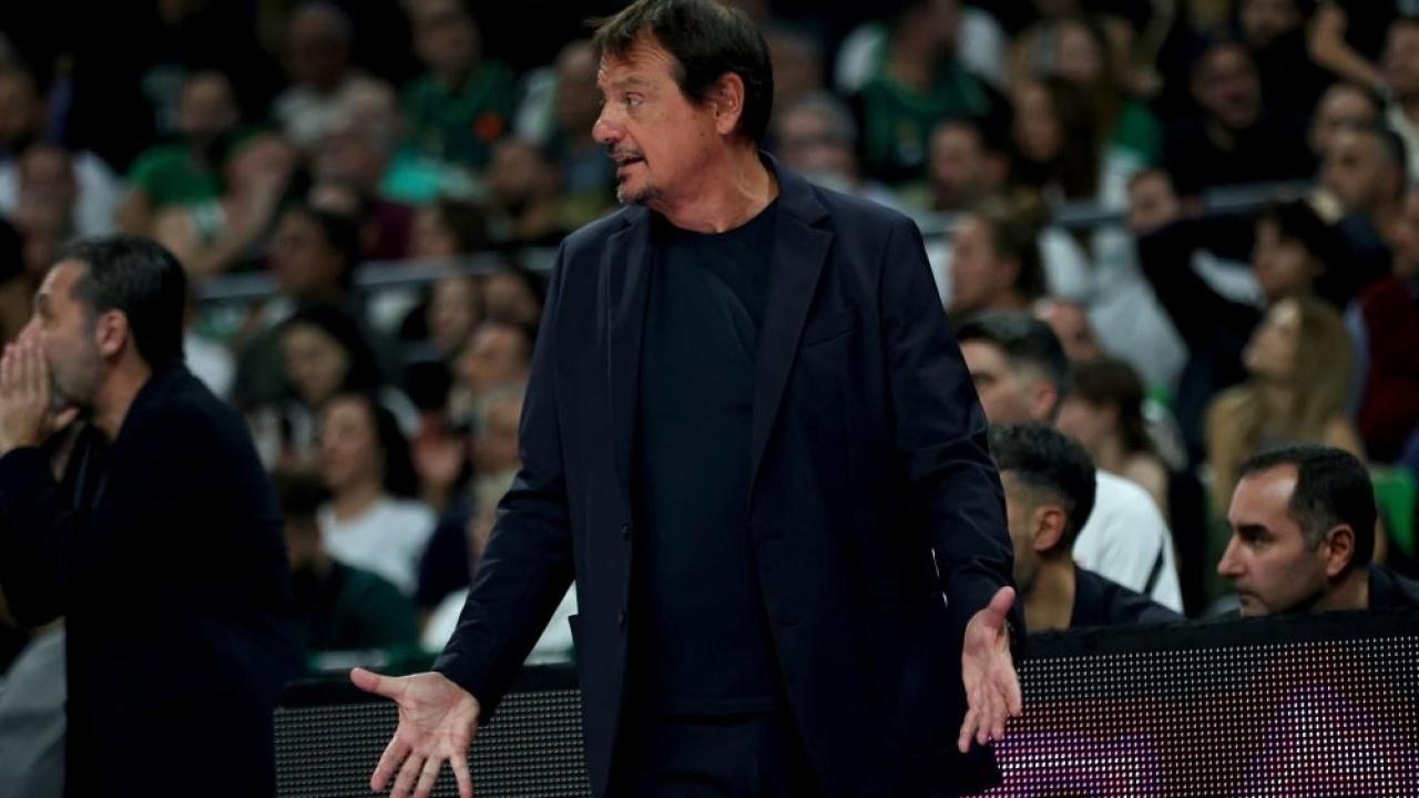 Ergin Ataman'dan Olympiakos taraftarına sert cevap: Türk olmaktan gurur duyuyorum