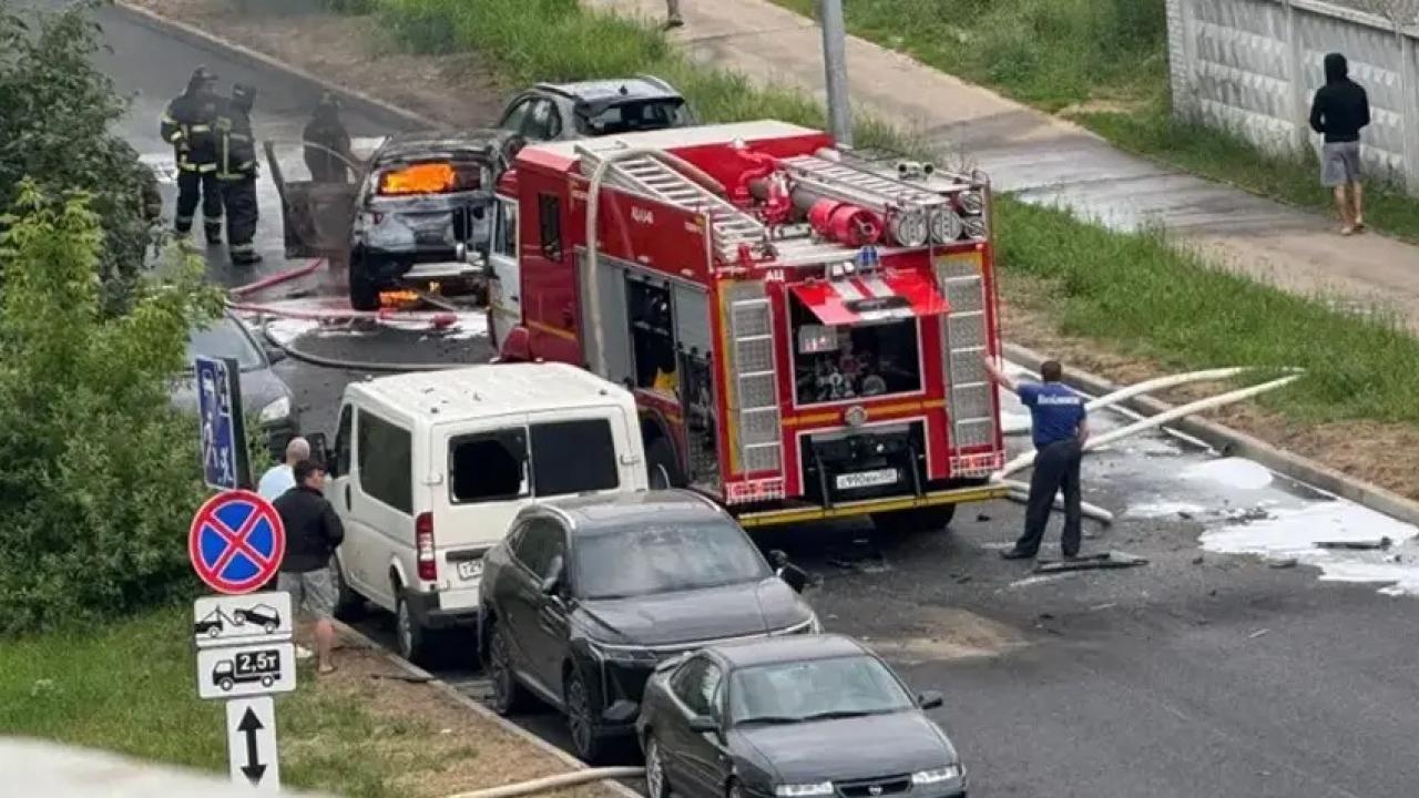 Moskova'da bombalı saldırıya uğrayan araç