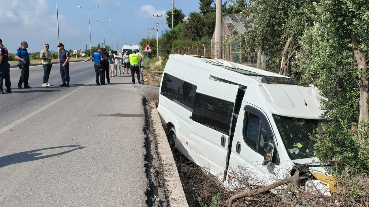 12 yolcunun bulunduğu minibüsü seyir halindeyken çaldı! Eşkıyalık ölümle bitti 12 yolcunun bulunduğu minibüsü seyir halindeyken çaldı! Eşkıyalık ölümle bitti