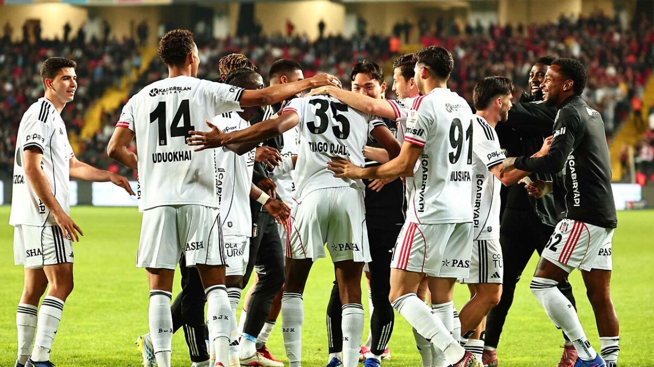 Beşiktaş’ın kapısını 3 oyuncu için çaldılar Beşiktaş’ın kapısını 3 oyuncu için çaldılar