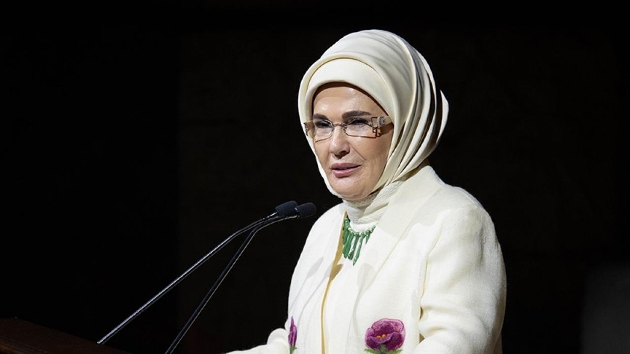 Emine Erdoğan’dan Babalar Günü mesajı Emine Erdoğan’dan Babalar Günü mesajı