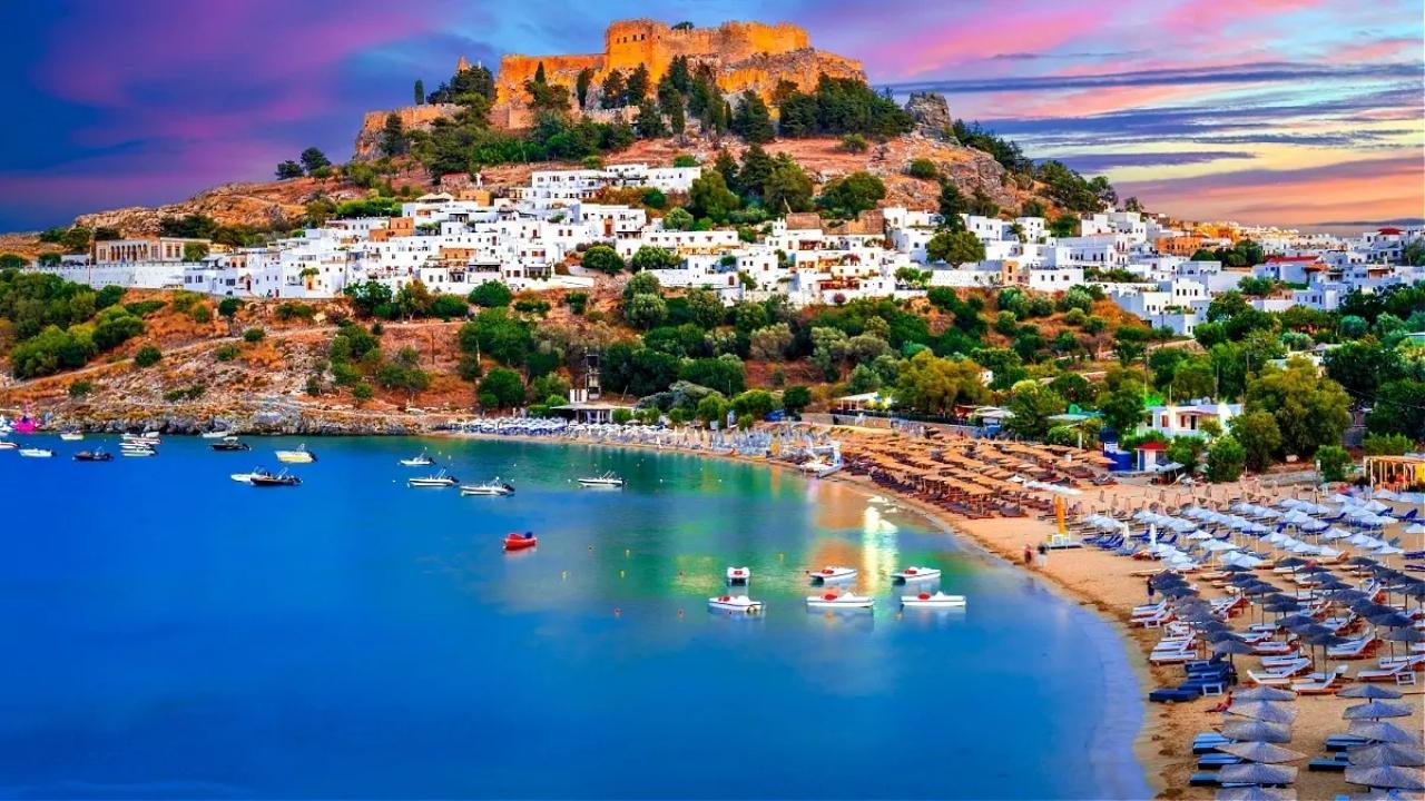 Tatil için Komşuya gidecekler dikkat! OHAL ilan edildi Tatil için Komşuya gidecekler dikkat! OHAL ilan edildi
