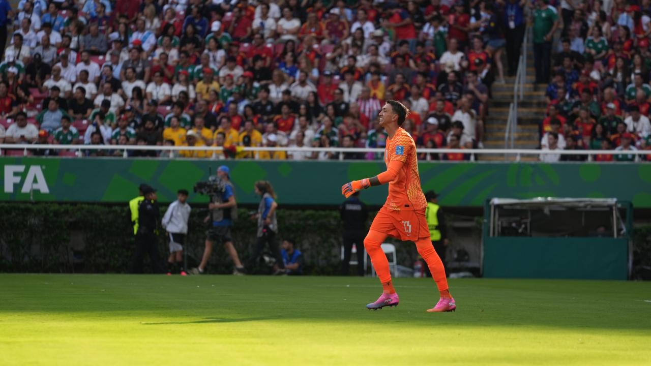 Muslera’nın rekor gecesi kabusa döndü! Ülkesini yaktı, oyundan alındı