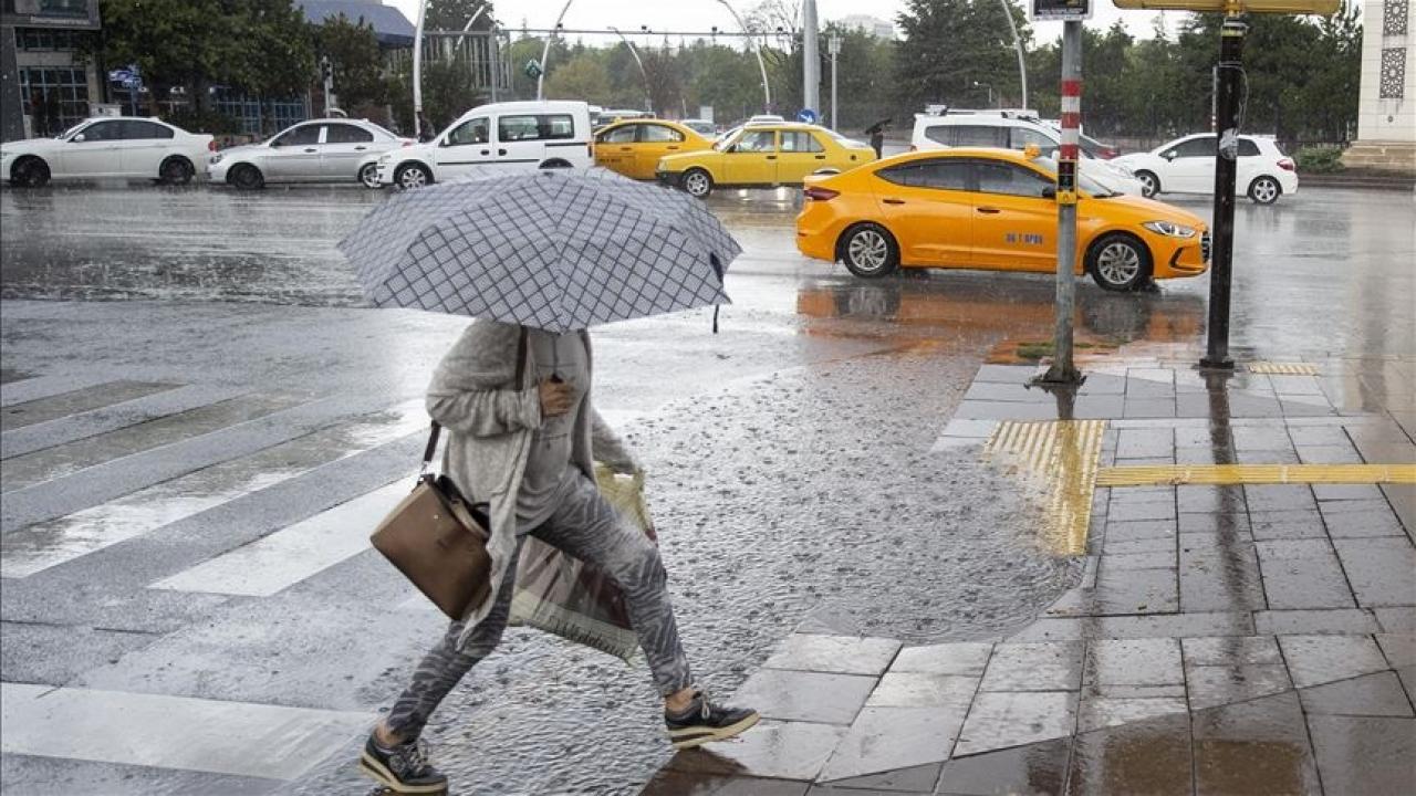 Gök gürültülü sağanak yağış geliyor: Meteoroloji’den son dakika uyarısı!