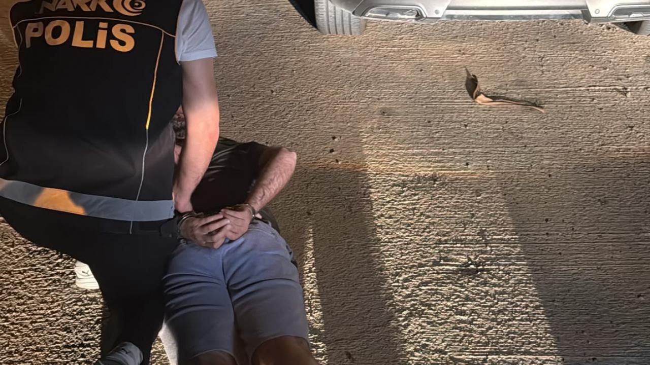 Kırmızı bültenle aranan Alman şüpheli Bodrum’da yakalandı Kırmızı bültenle aranan Alman şüpheli Bodrum’da yakalandı