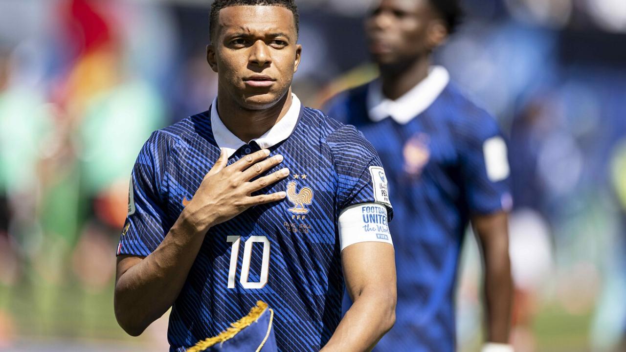 Mbappe’den Messi ve Ronaldo sözleri! ‘Tüm zamanların en iyisi olarak görüyorum’ Mbappe’den Messi ve Ronaldo sözleri! ‘Tüm zamanların en iyisi olarak görüyorum’