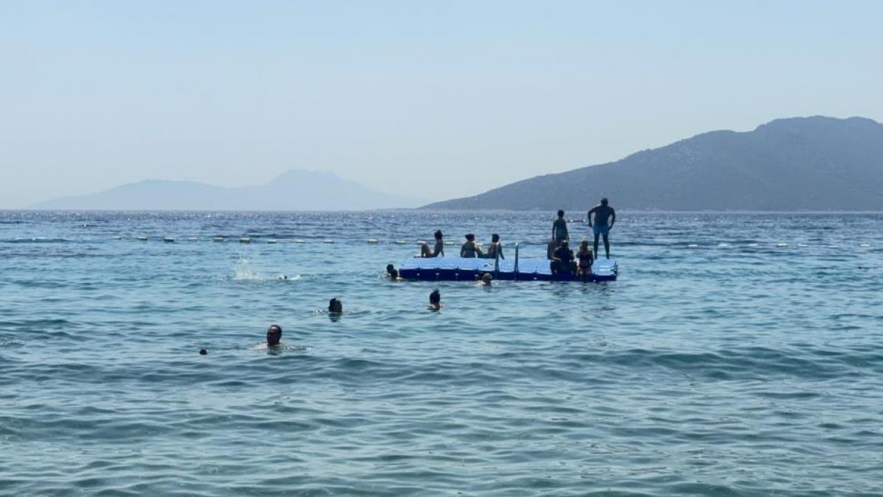 Okullar kapandı, Bodrum sahilleri doldu