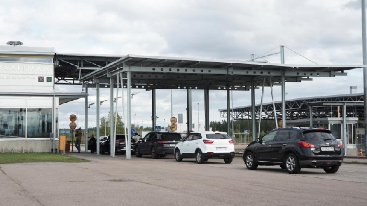 Rusya üç ülkeye geçişleri kapattı Rusya üç ülkeye geçişleri kapattı