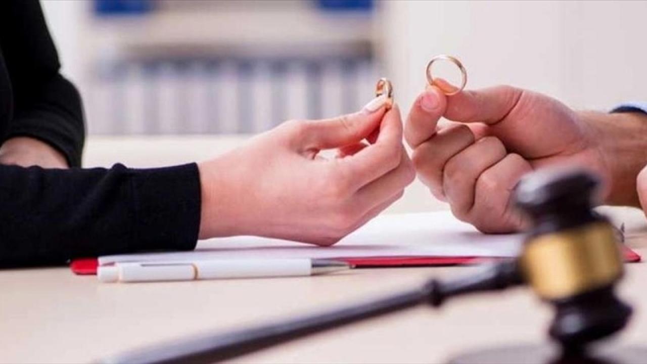 Yargıtay’dan emsal karar: Çocukların harçlığını çaldı, ‘ağır kusurlu’ sayıldı! Yargıtay’dan emsal karar: Çocukların harçlığını çaldı, ‘ağır kusurlu’ sayıldı!