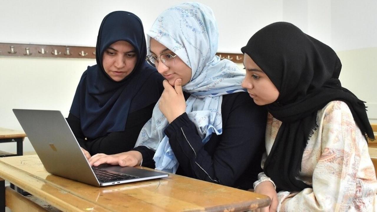 LGS sınavında 500 tam puan alan Meryem’in hedefi Kartal Anadolu İmam Hatip Lisesi LGS sınavında 500 tam puan alan Meryem’in hedefi Kartal Anadolu İmam Hatip Lisesi