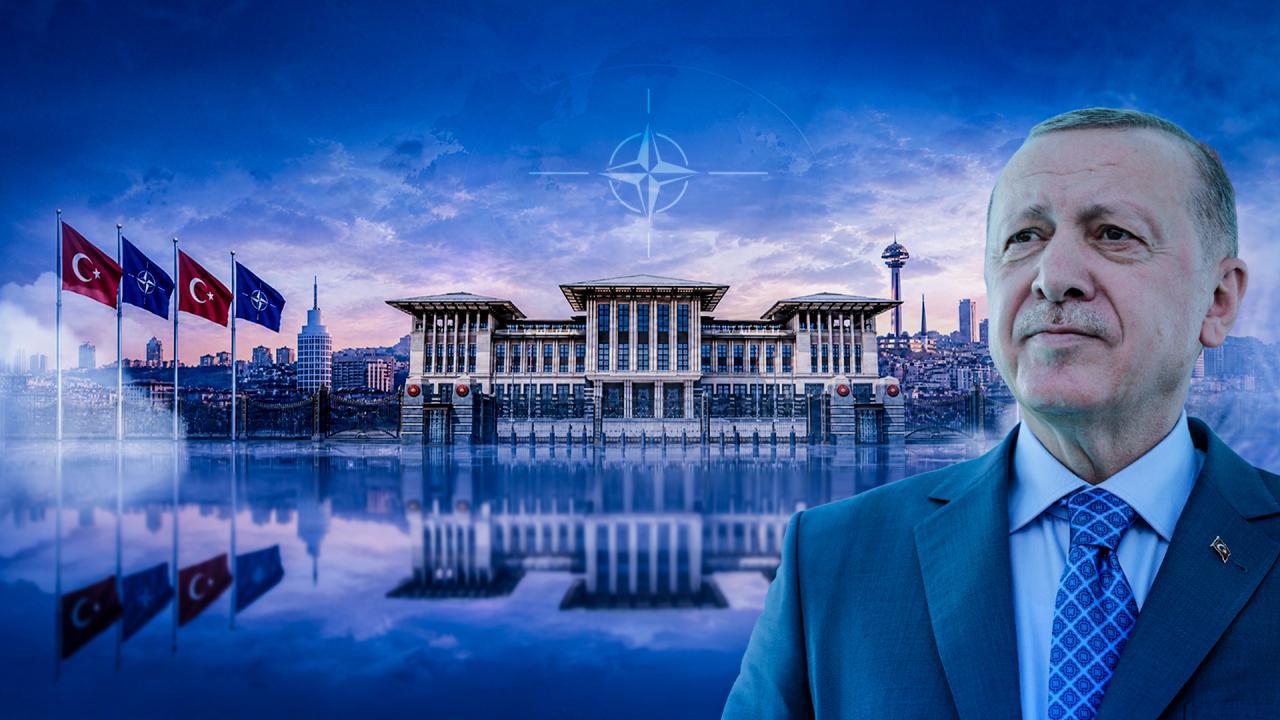 NATO Ankara Zirvesi'nde bir araya gelen liderler ve savunma sanayii temsilcileri.