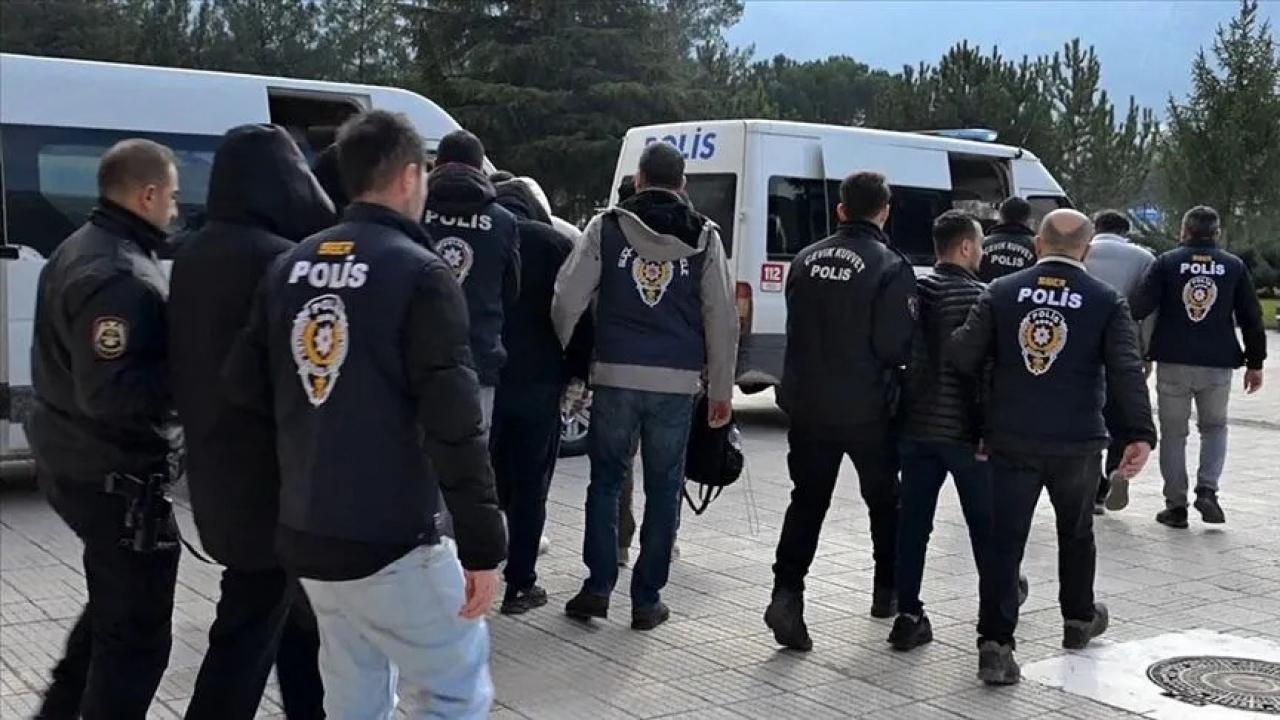 12 ilde suç örgütlerine operasyon: 74 gözaltı