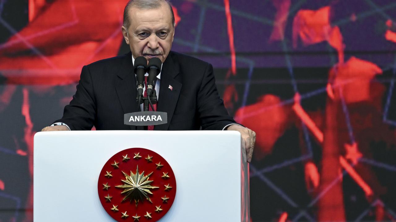 Cumhurbaşkanı Erdoğan: “Tüm şehitlerimizin ruhu şad olsun” Cumhurbaşkanı Erdoğan: “Tüm şehitlerimizin ruhu şad olsun”