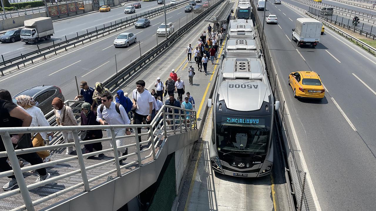 İstanbullular dikkat! Metrobüs güzergahı 15 Temmuz’da değişiyor! İstanbullular dikkat! Metrobüs güzergahı 15 Temmuz’da değişiyor!