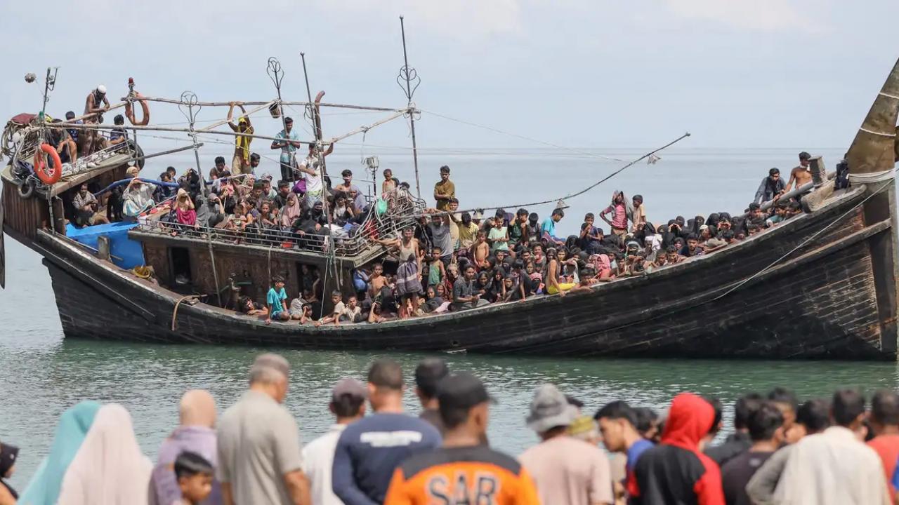 Myanmar açıklarında facia! Göçmen teknesi battı: 500 kayıp Myanmar açıklarında facia! Göçmen teknesi battı: 500 kayıp