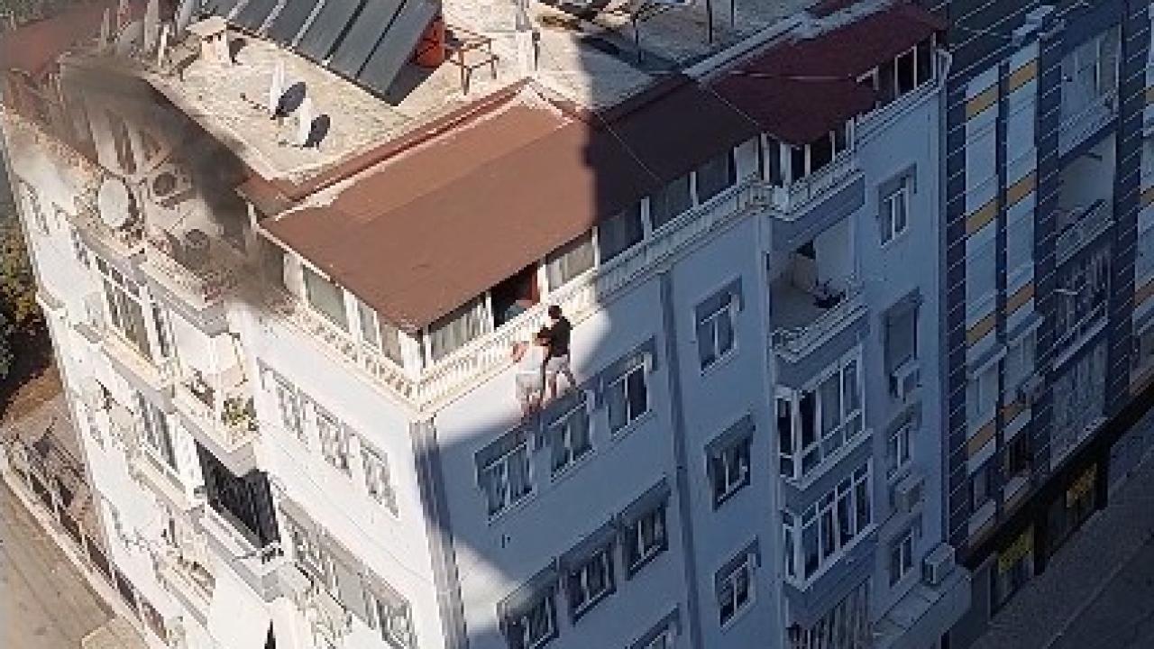 Antalya’da yangın: İki kişi son anda kurtarıldı Antalya’da yangın: İki kişi son anda kurtarıldı
