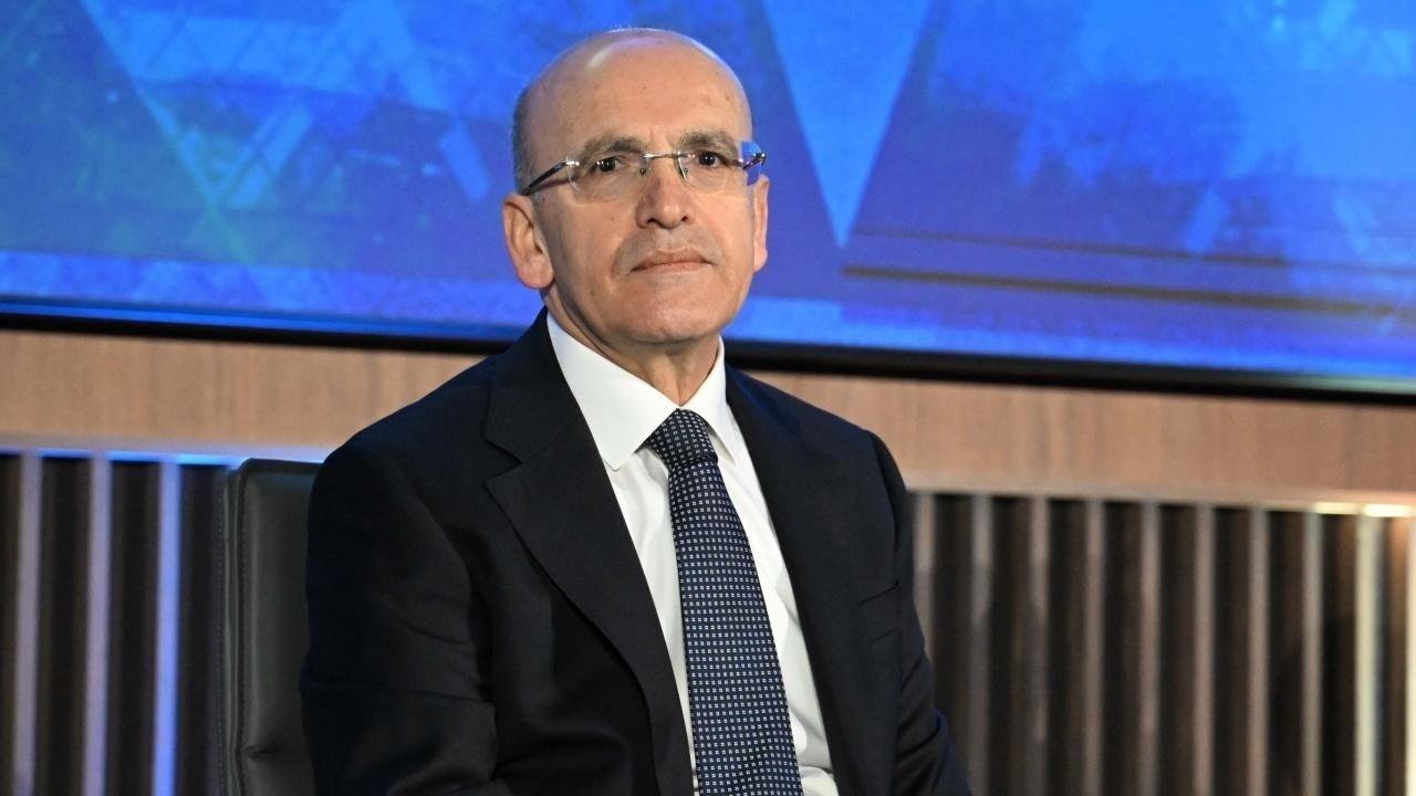 Hazine ve Maliye Bakanı Mehmet Şimşek, enflasyon beklentileriyle ilgili açıklama yapıyor.