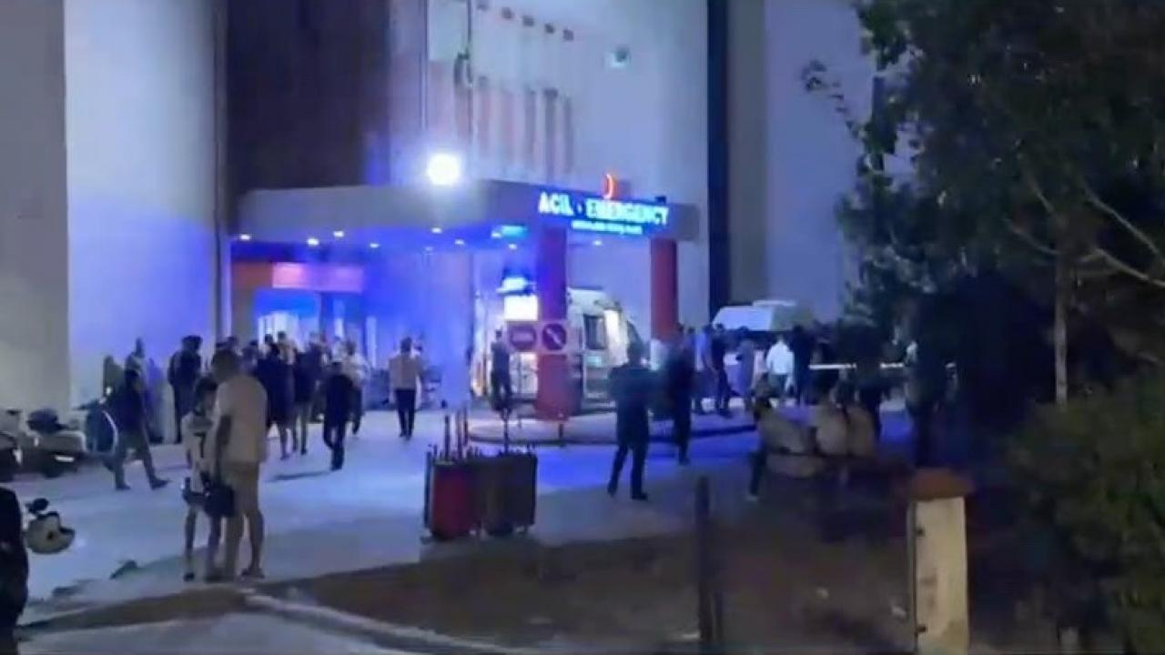 Dünür iki aile arasında silahlı kavga: 1 ölü, 6 yaralı Dünür iki aile arasında silahlı kavga: 1 ölü, 6 yaralı