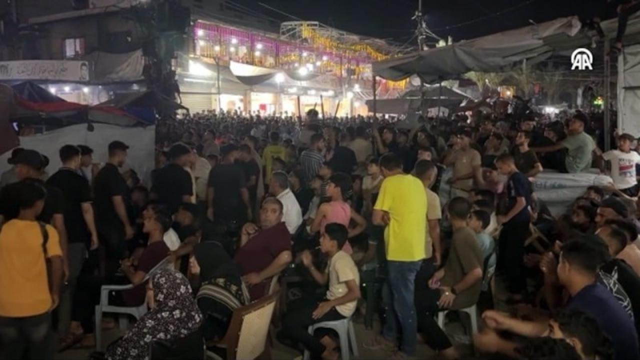 Gazze'de Filistinliler, İspanya'nın Dünya Kupası'nı kazanmasının ardından sokaklarda kutlama yapıyor.