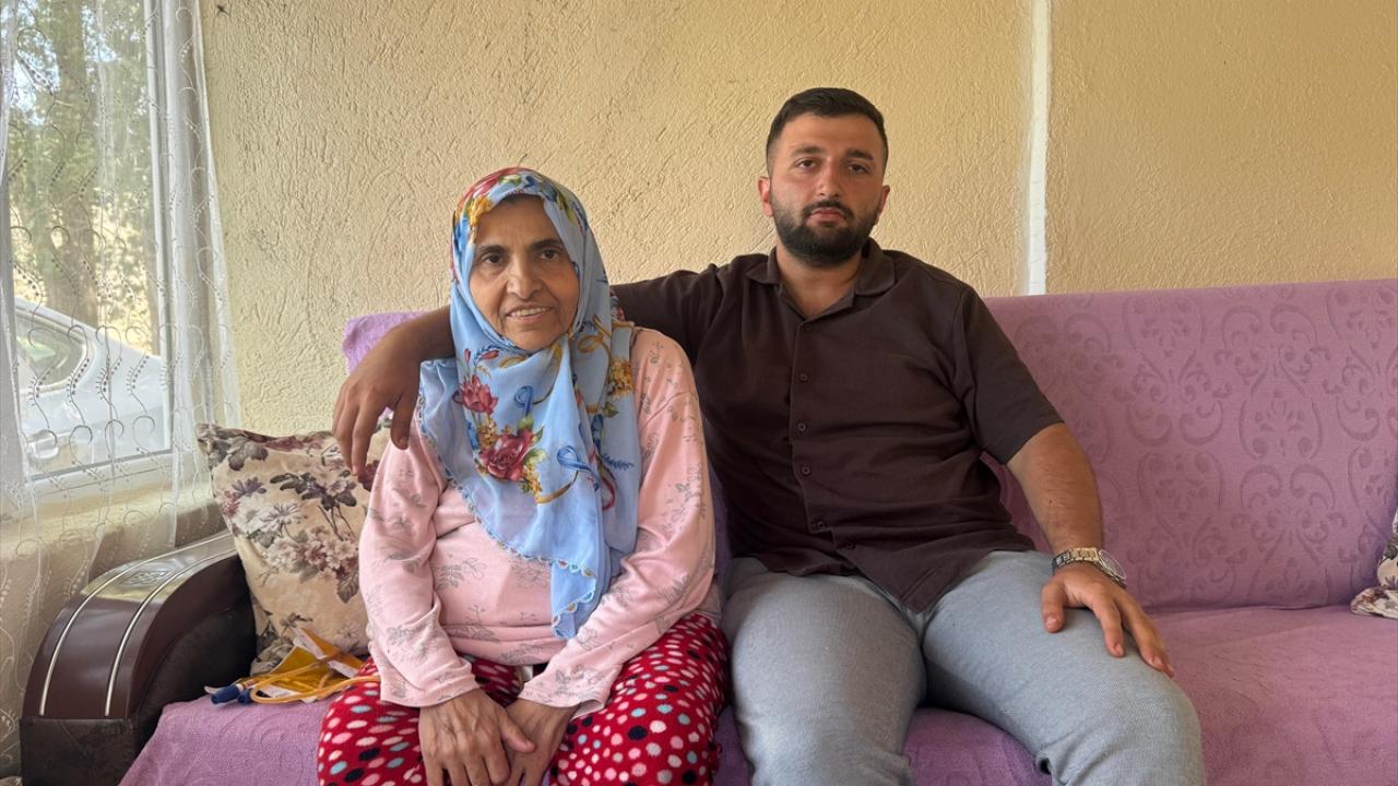 Annesini hayata bağlayan evlat: Bak anne ben hayırlı evlat çıktım Annesini hayata bağlayan evlat: Bak anne ben hayırlı evlat çıktım