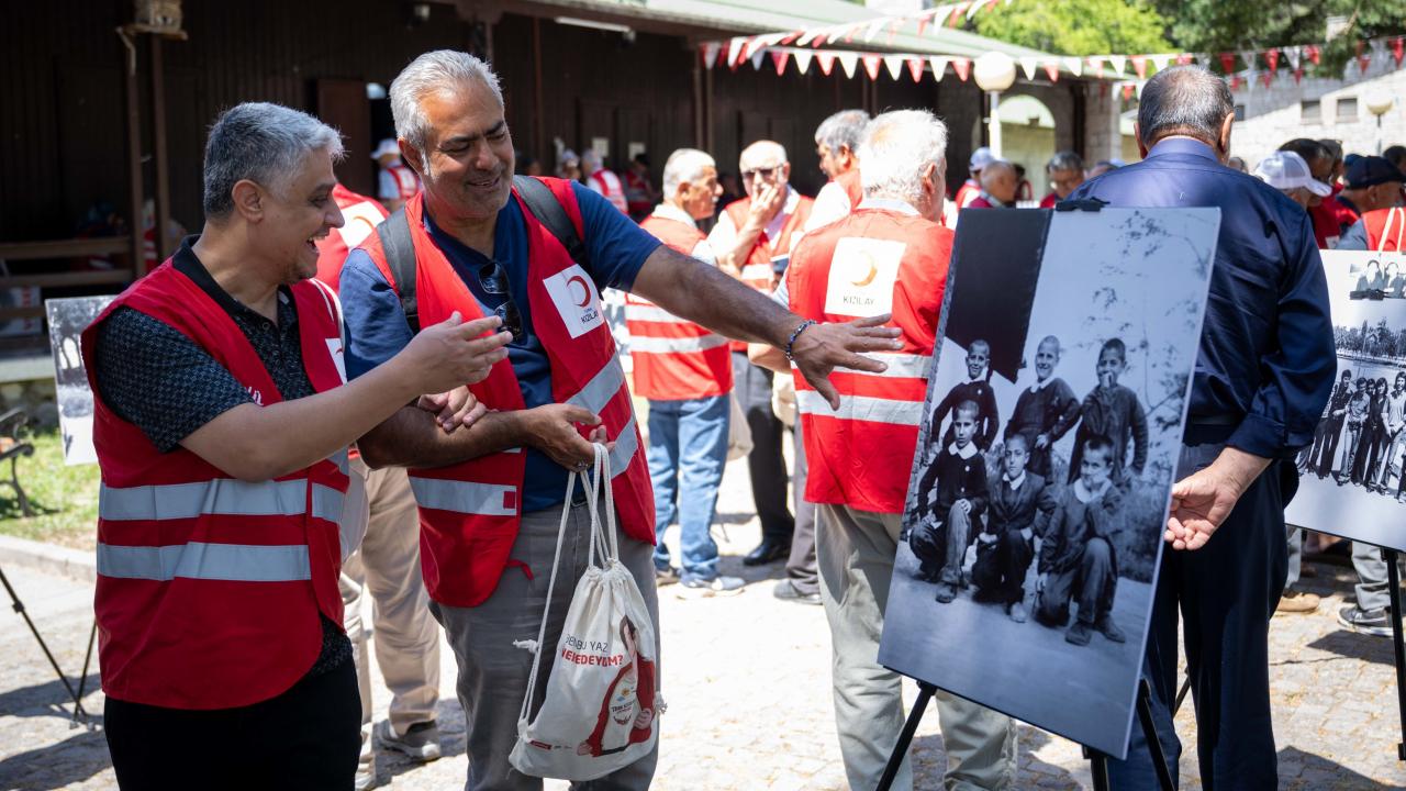Kızılay kampında 60 yıllık yurt kardeşliği buluşması