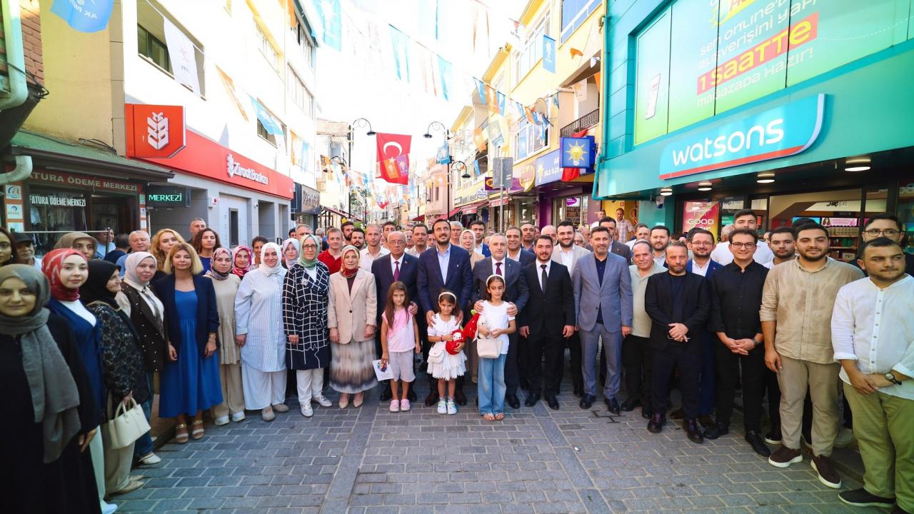 AK Parti İstanbul İl Başkanı Özdemir Şile, Tuzla ve Çekmeköy'de 'kararlılık' mesajı verdi