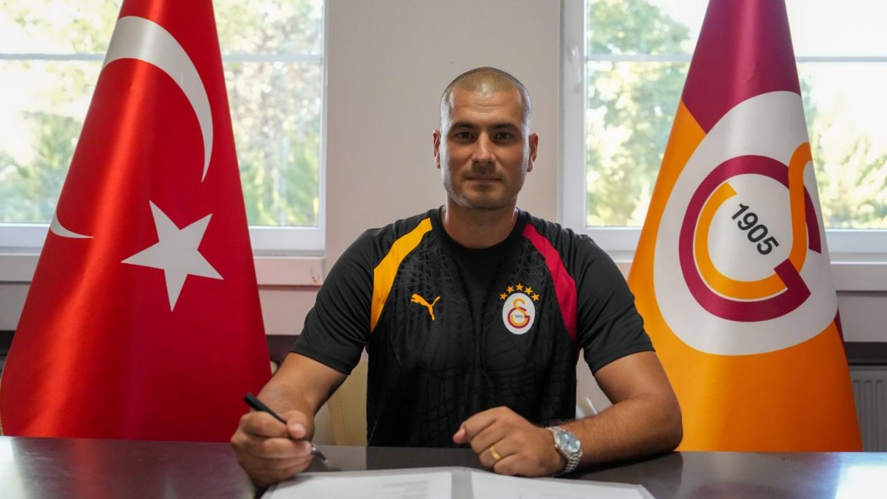 İmzalar atıldı! Eren Derdiyok, Galatasaray’da göreve getirildi İmzalar atıldı! Eren Derdiyok, Galatasaray’da göreve getirildi