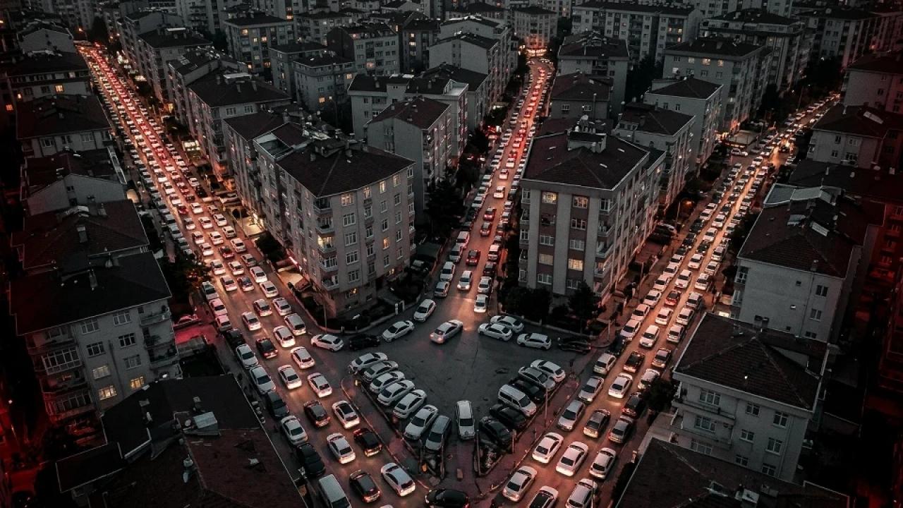 Oto çok, park yok! Şehir resmen kaderine terk edildi