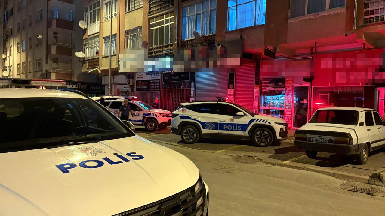 Kayseri’de biber gazlı ve bıçaklı kavga: 1 ölü, 1 yaralı Kayseri’de biber gazlı ve bıçaklı kavga: 1 ölü, 1 yaralı
