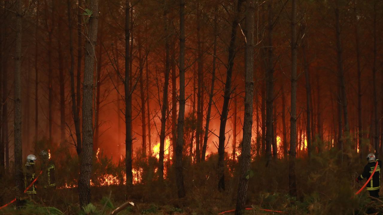 Fransa alev alev! 50 vilayette turuncu alarm