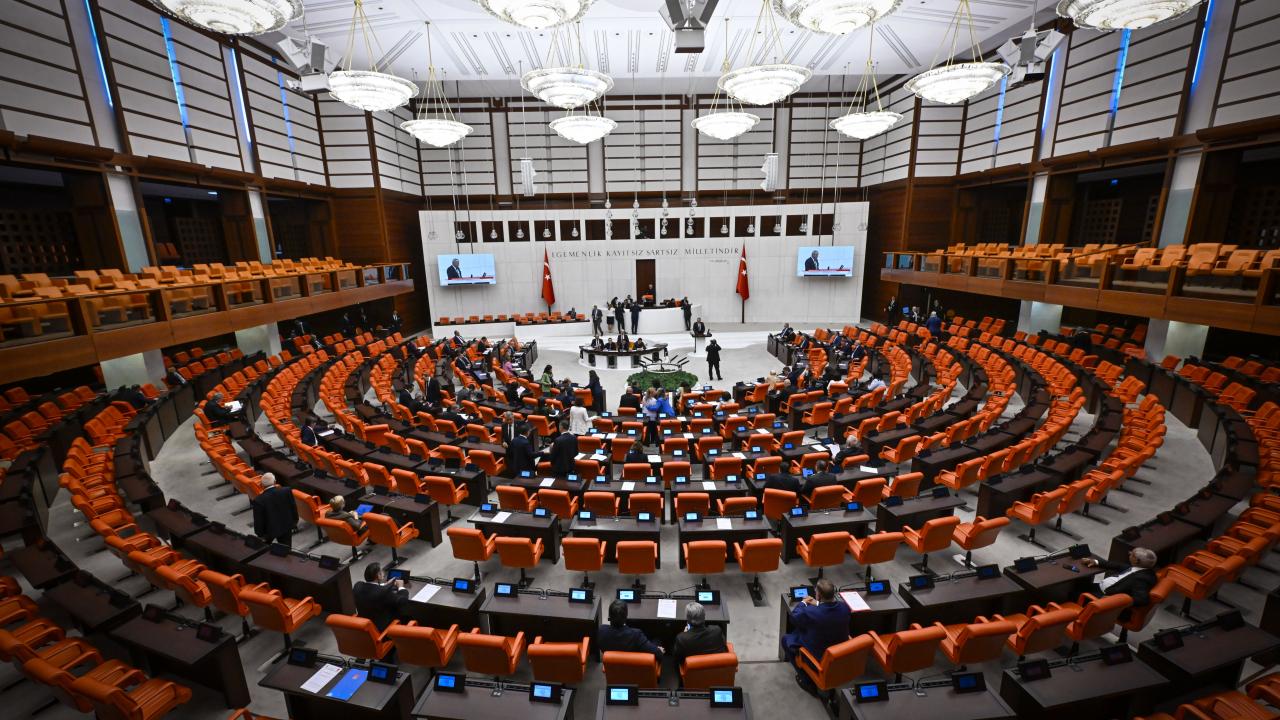 Meclis’te dengeleri sarsacak iddia! AK Parti'ye katılırsa partinin grubu düşecek