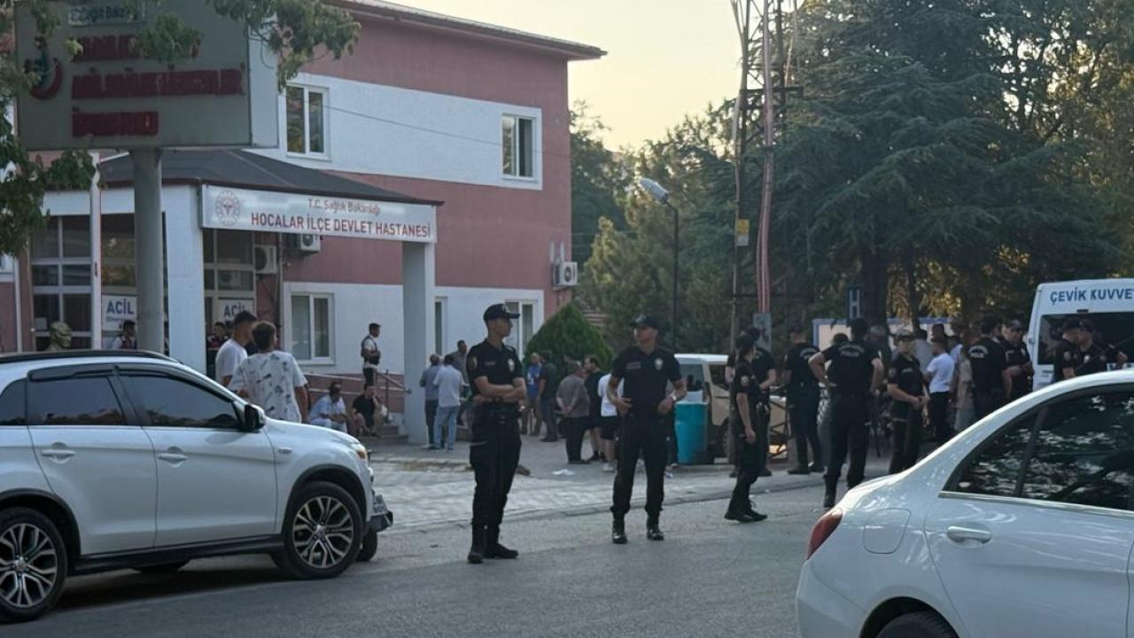 Oğluyla tartışan iki kişiyi tüfekle öldürdü: Çifte cinayetin nedeni ortaya çıktı Oğluyla tartışan iki kişiyi tüfekle öldürdü: Çifte cinayetin nedeni ortaya çıktı