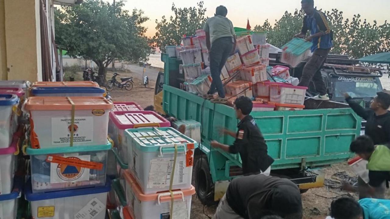 Endonezya’daki 7.7 büyüklüğündeki depremde ölü sayısı yükseldi