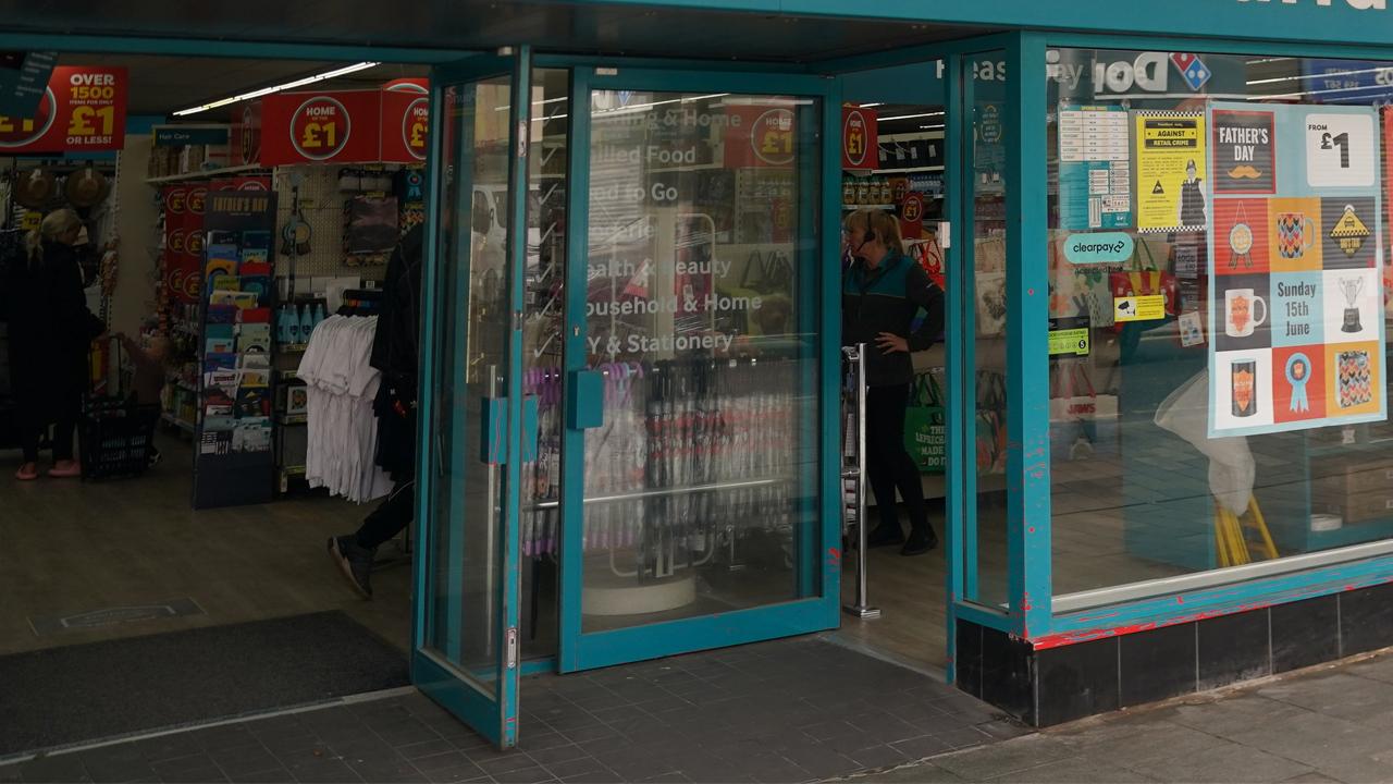 Dev market zinciri satılıyor: 1 Euro ödemişti! Şok karar...