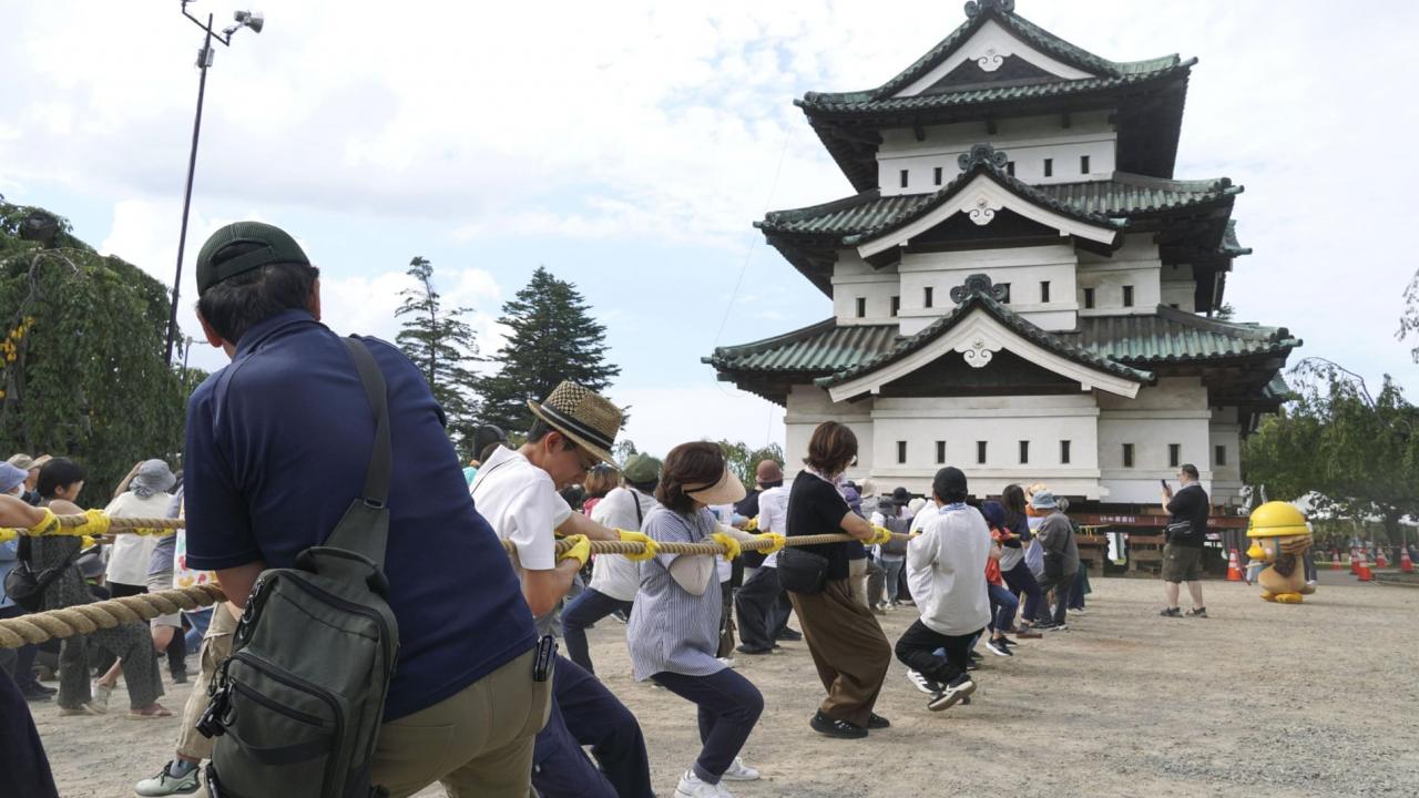 2 bin Japon, 360 tonluk kaleyi halatlarla taÅıdı