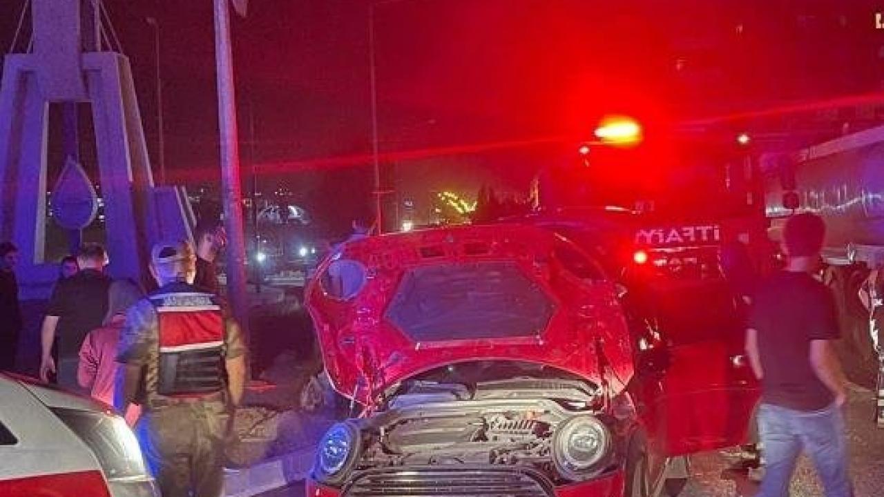 Batmanâda iki otomobil çarpıÅtı: 3 yaralı