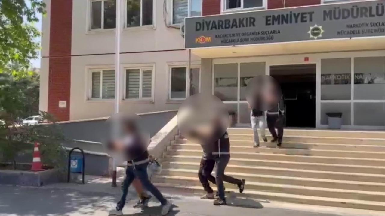 Diyarbakır'da el bombası ile yakalanan 4 kiÅi hakkında karar verildi