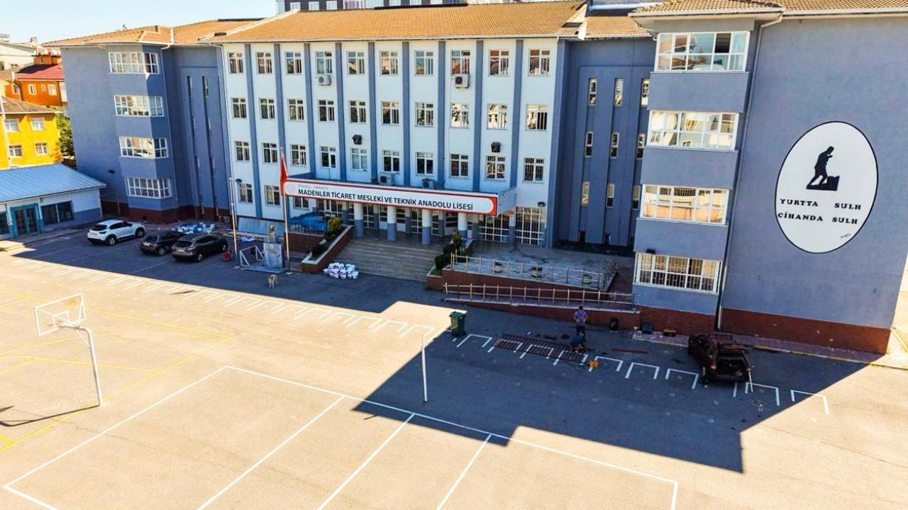 EÄitime belediye eli: Ãmraniyeâde okullar yeni…