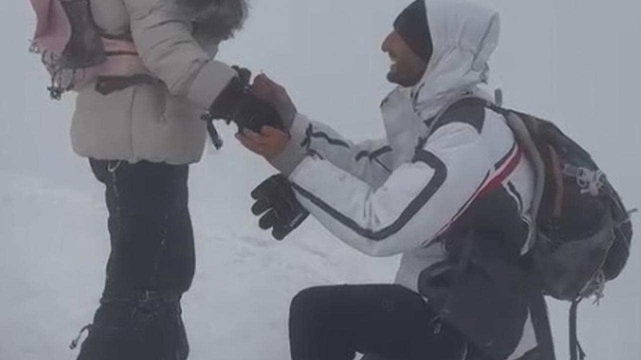 Ermeni gençlerden AÄrı DaÄı'nda evlilik teklifi
