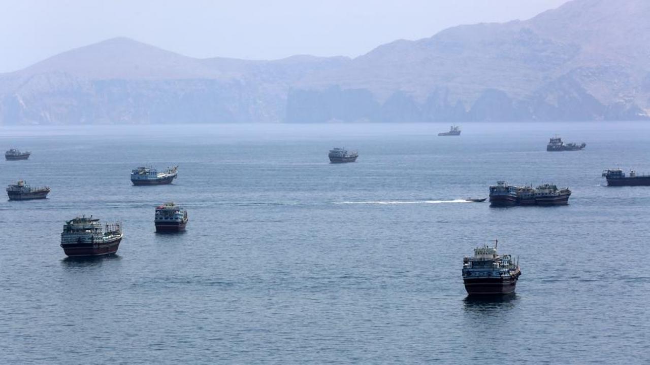İngiltere son dakika duyurdu: Hürmüz BoÄazı'ndan geçen tanker vuruldu