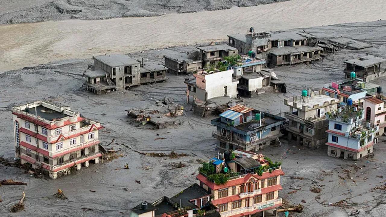 Nepal'deki sel felaketine bilanço aÄırlaÅıyor