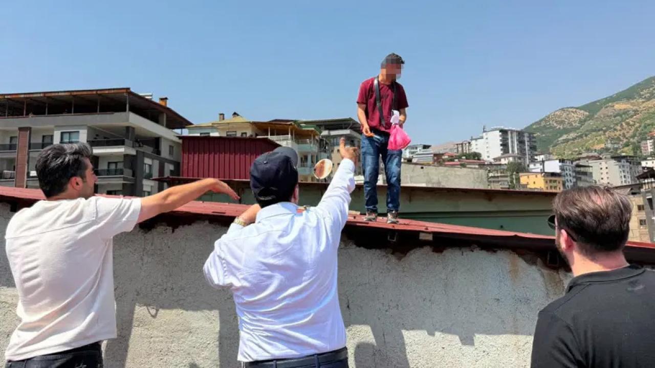 Åehir Åehir dolaÅıp intihar etmek istiyor! 242 kez denedi