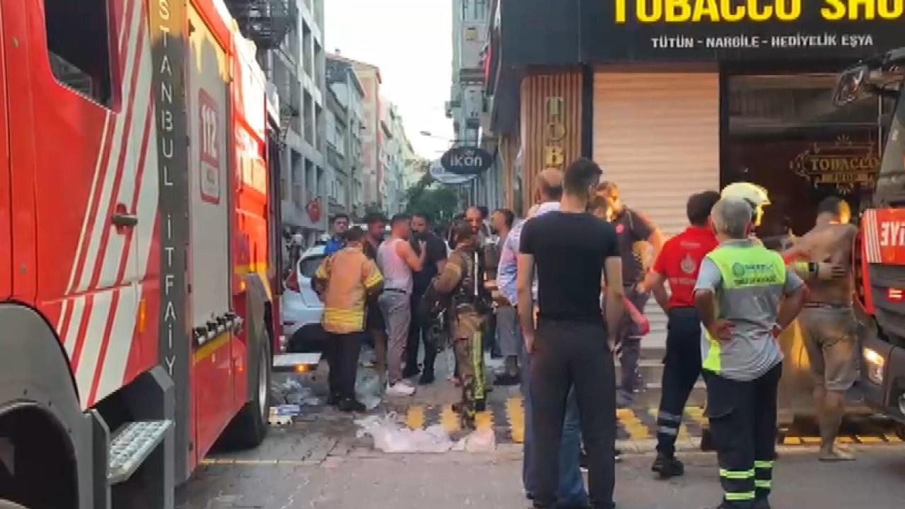 Bakırköy'de 6 katlı otelde yangın! Ãok sayıda yaralı var