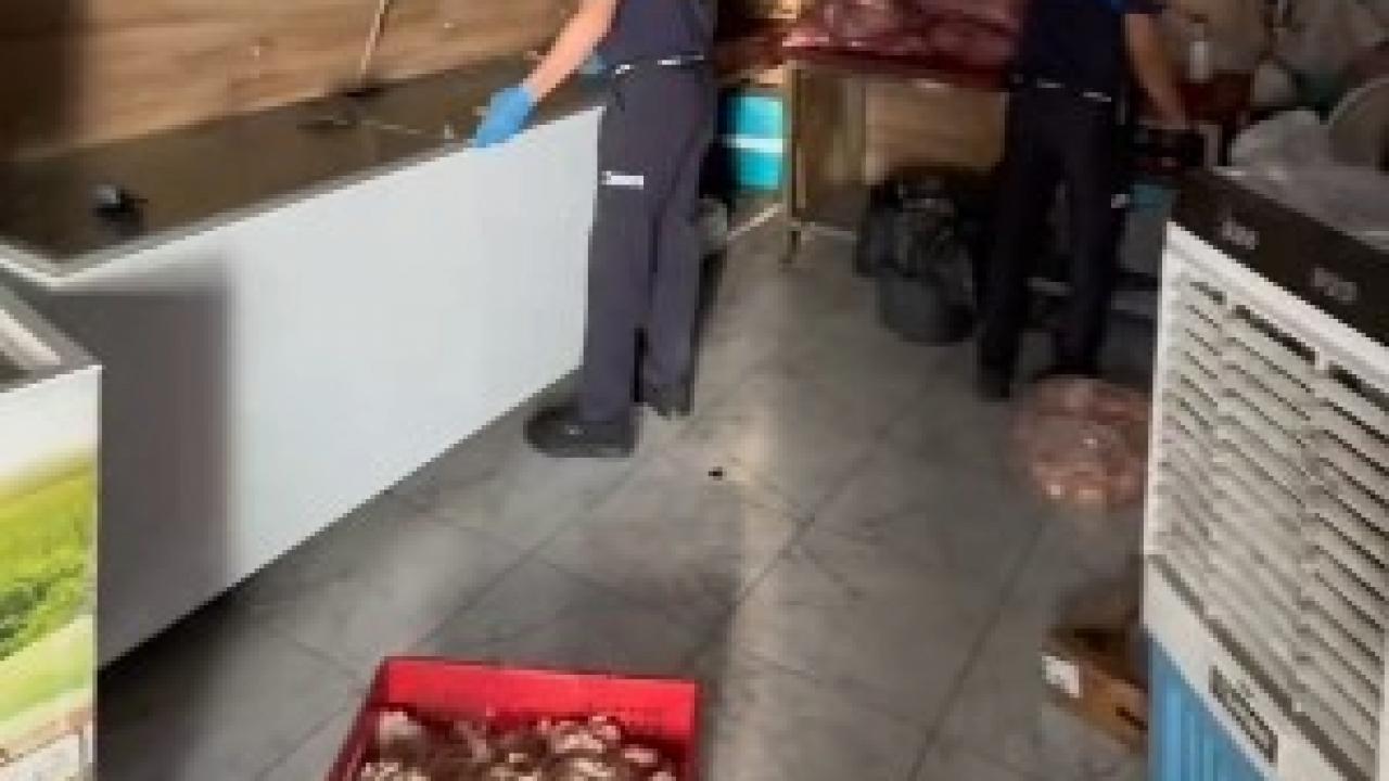 CiÄer kavurma imalathanesine baskın! Kilolarca et ve ciÄer imha edildi!