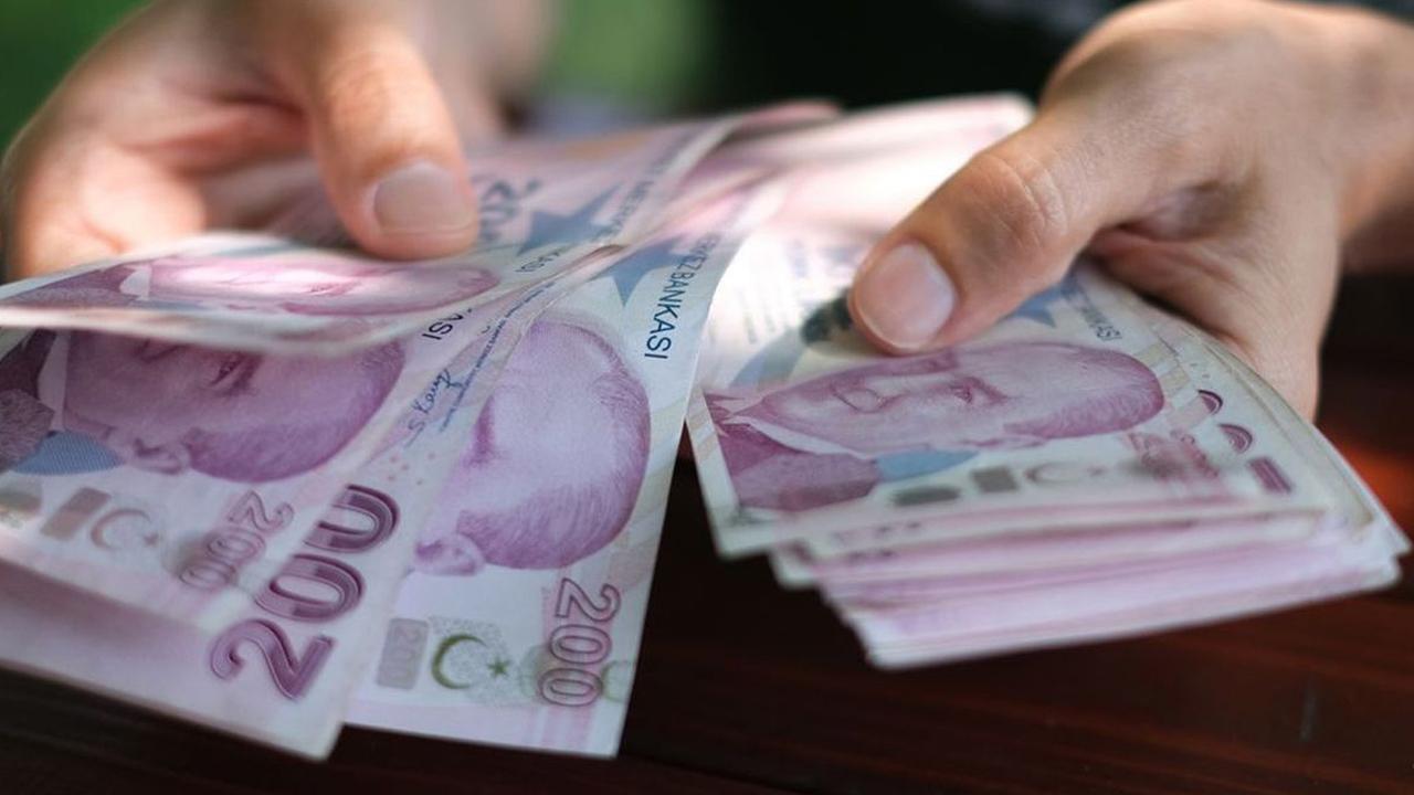 ÃÄrencilere müjde: Ek ücret ödemeyecekler! YÃK düÄmeye bastı