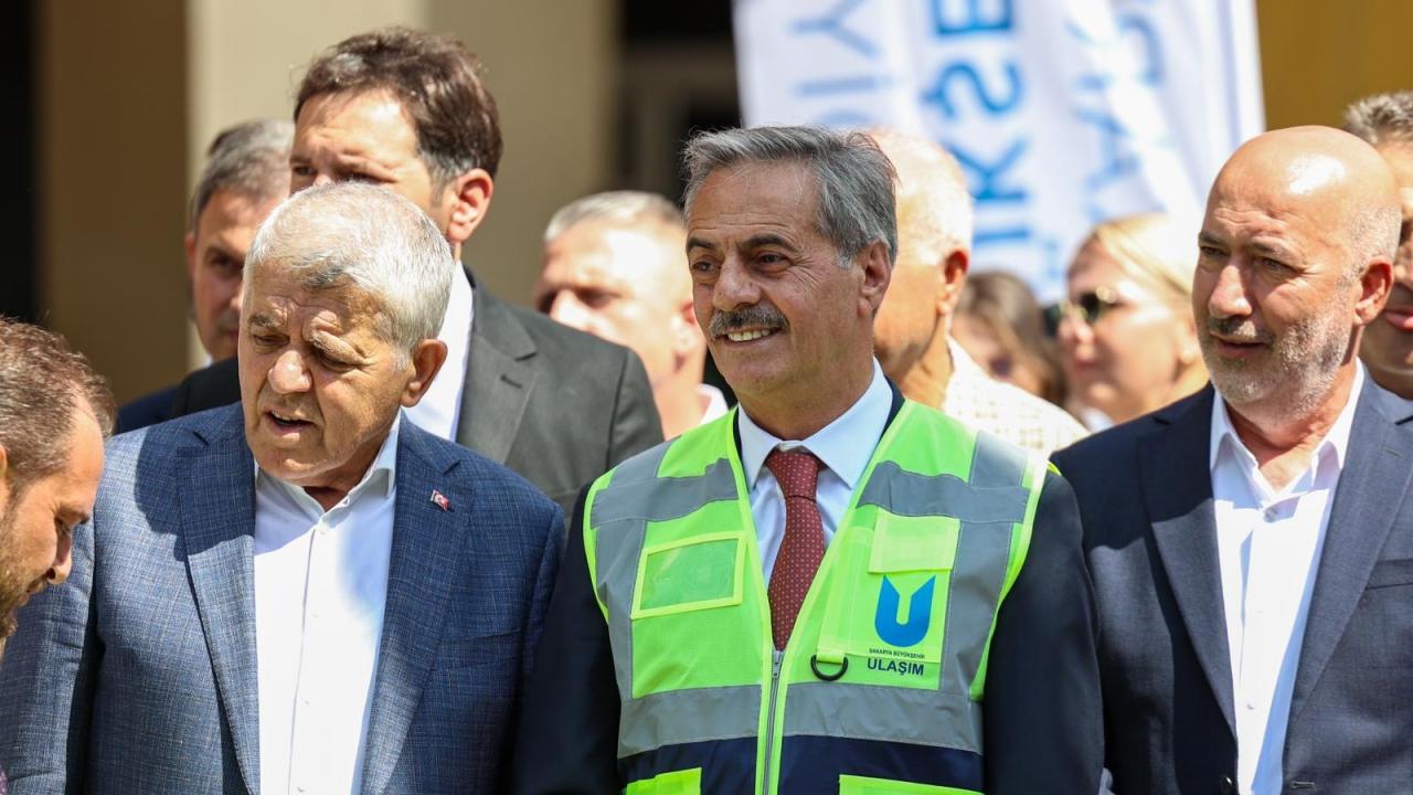 Sakaryaâda Åehrin merkezini ikiye ayıran tren hattı yer altına alınıyor, üzeri ise yeÅil bir yaÅam alanı oluyor
