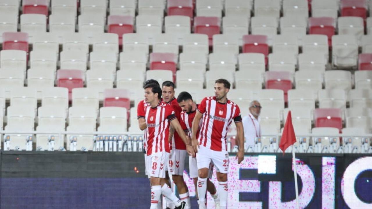 Sivasspor geçmiÅ günlerine hasret! Dibi gördüler