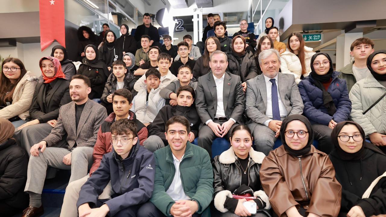 Ãniversiteli gençlere müjde! Lisans ve önlisans kazananlara baÅarı ödülü